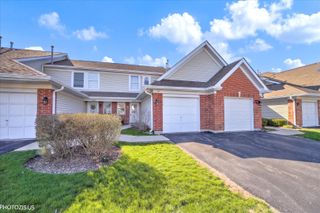 208 Westminster Court D, Schaumburg, IL 60193