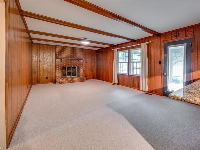 1 Oscars CT, Poquoson, VA 23662