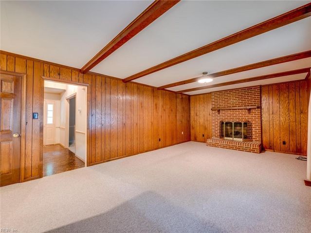 1 Oscars CT, Poquoson, VA 23662