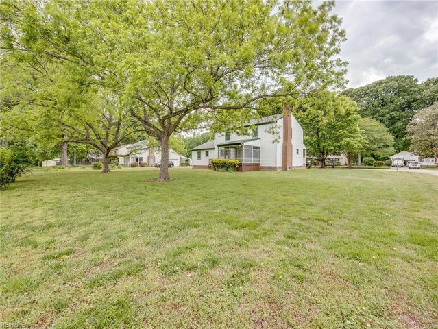 1 Oscars CT, Poquoson, VA 23662