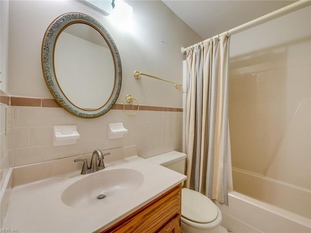 1 Oscars CT, Poquoson, VA 23662