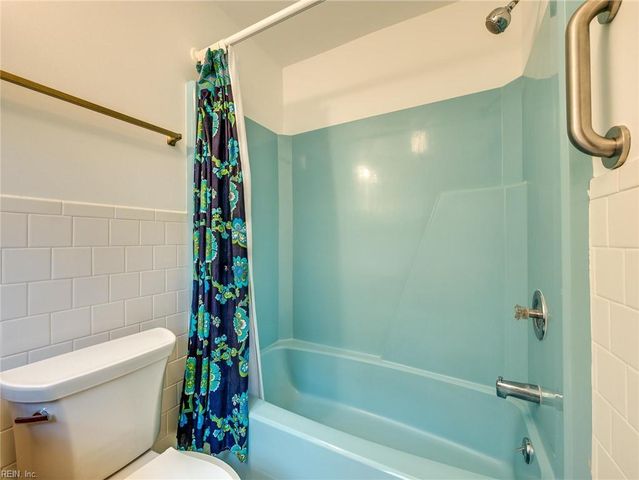 1 Oscars CT, Poquoson, VA 23662