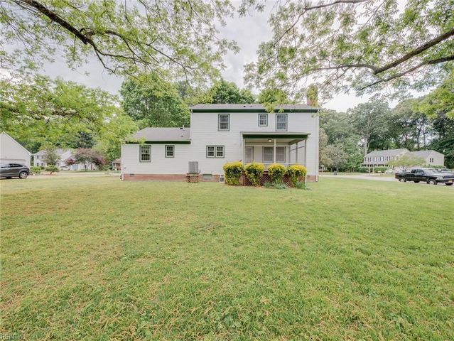 1 Oscars CT, Poquoson, VA 23662