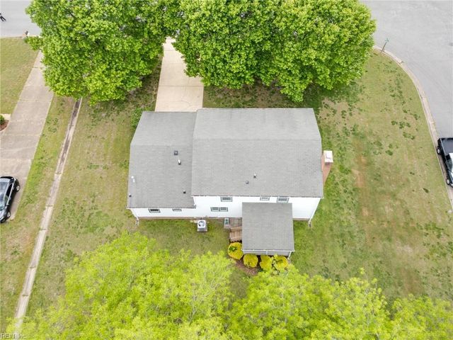 1 Oscars CT, Poquoson, VA 23662