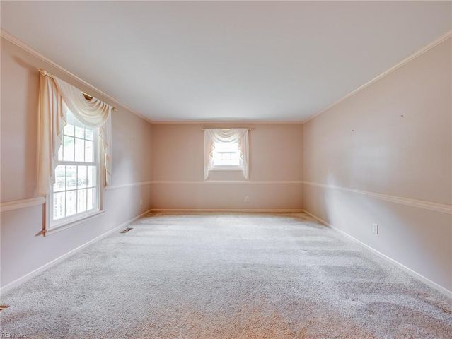 1 Oscars CT, Poquoson, VA 23662