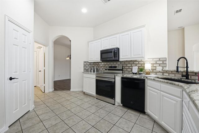 5836 Sugar Maple Drive, Fort Worth, TX 76244