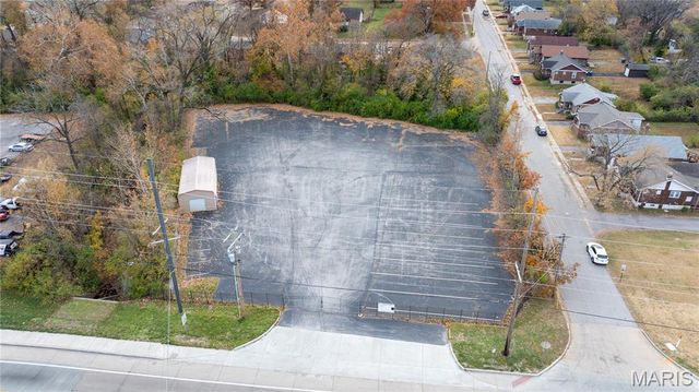 7014 Saint Charles Rock Road, St Louis, MO 63133