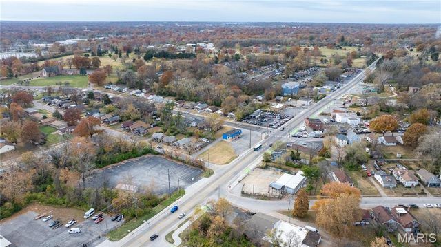 7014 Saint Charles Rock Road, St Louis, MO 63133