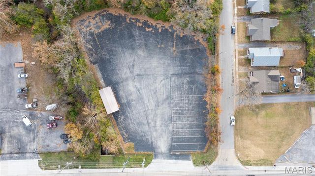 7014 Saint Charles Rock Road, St Louis, MO 63133