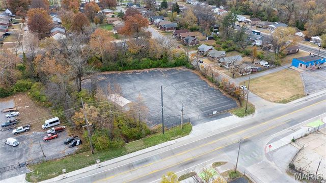 7014 Saint Charles Rock Road, St Louis, MO 63133