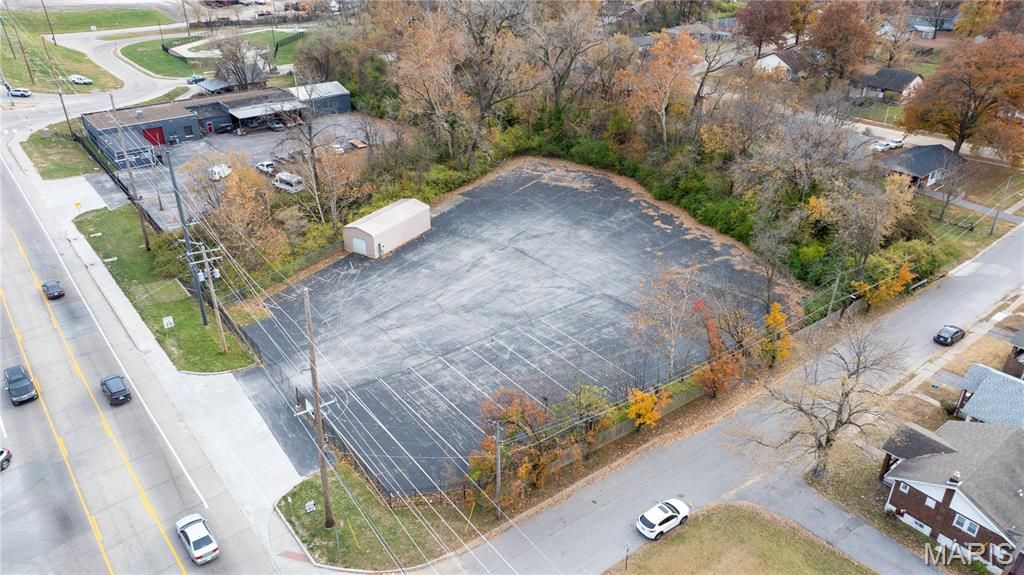 7014 Saint Charles Rock Road, St Louis, MO 63133