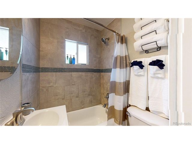 1621 Trenton St, Denver, CO 80220