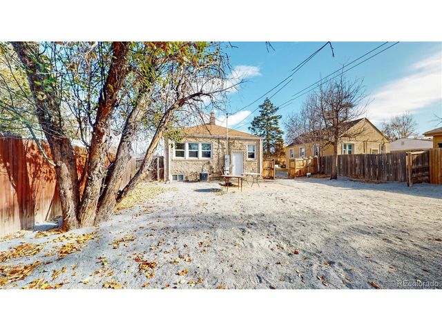 1621 Trenton St, Denver, CO 80220