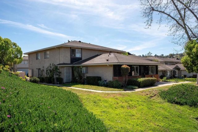 12167 WINTERCREST DR 1, Lakeside, CA 92040