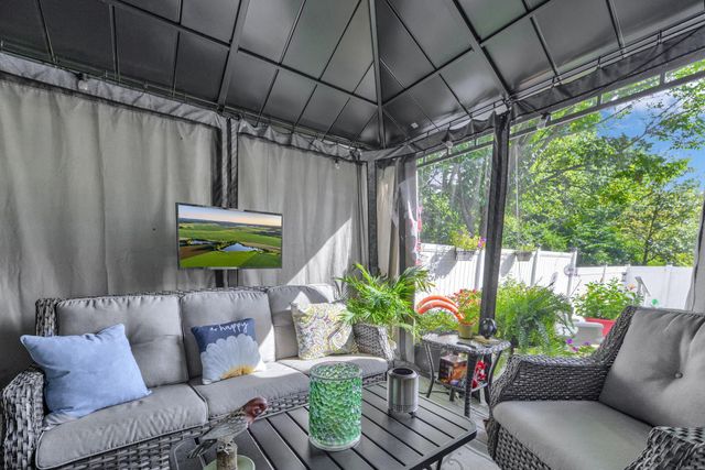 4650 Parrau Drive, 67E, Columbus, OH 43228