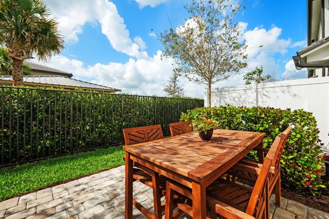 3248 Watercress Drive, Lauderdale Lakes, FL 33311