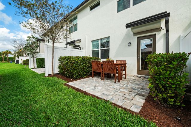 3248 Watercress Drive, Lauderdale Lakes, FL 33311