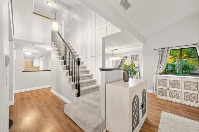 412 Community Dr, Roseville, CA 95678