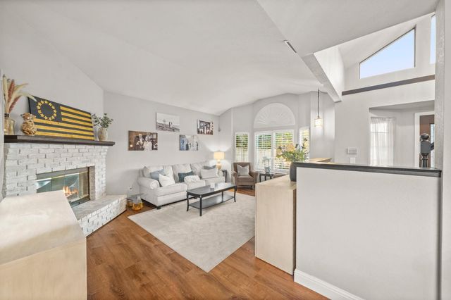 412 Community Dr, Roseville, CA 95678