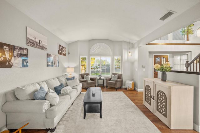 412 Community Dr, Roseville, CA 95678
