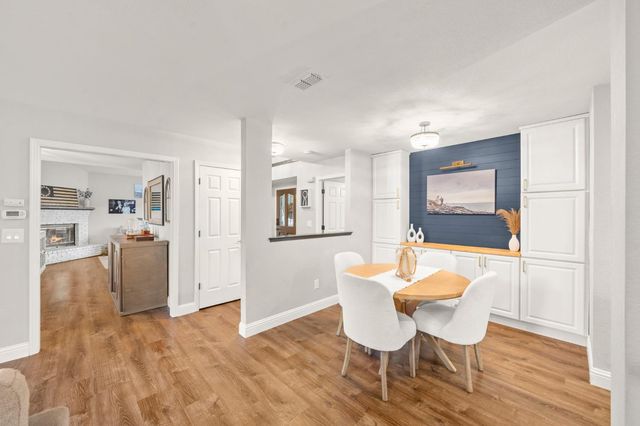 412 Community Dr, Roseville, CA 95678