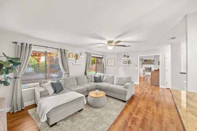 412 Community Dr, Roseville, CA 95678