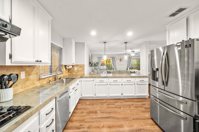 412 Community Dr, Roseville, CA 95678