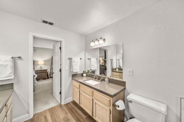 412 Community Dr, Roseville, CA 95678