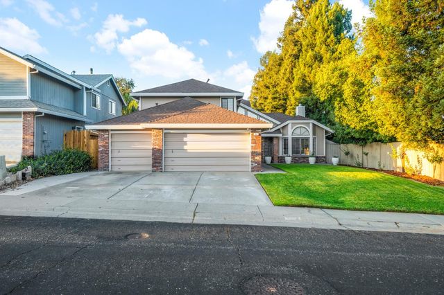412 Community Dr, Roseville, CA 95678