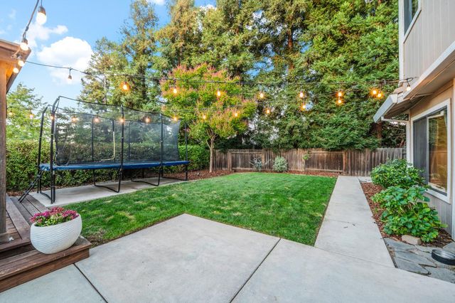 412 Community Dr, Roseville, CA 95678