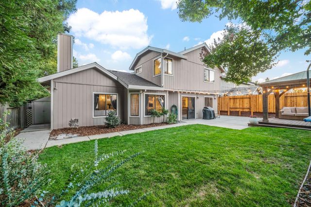 412 Community Dr, Roseville, CA 95678