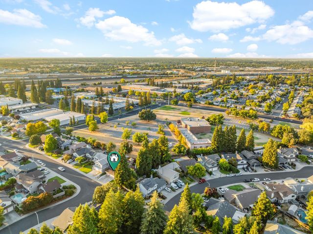 412 Community Dr, Roseville, CA 95678