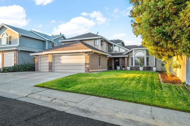 412 Community Dr, Roseville, CA 95678