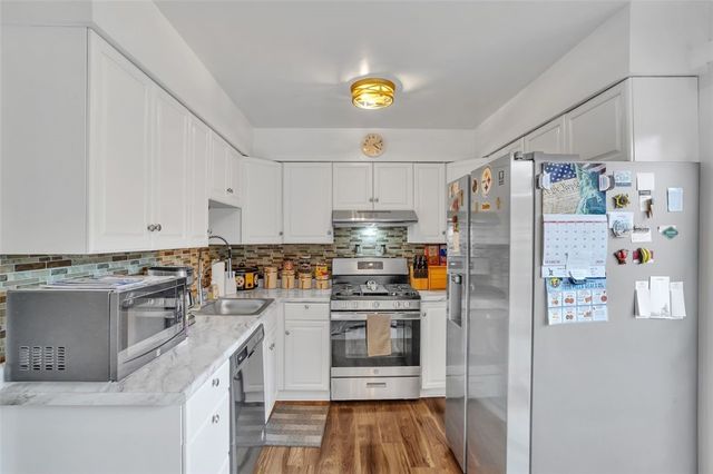 107 Georgetown Ln, Export, PA 15632
