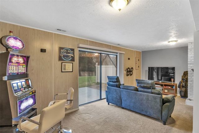 107 Georgetown Ln, Export, PA 15632