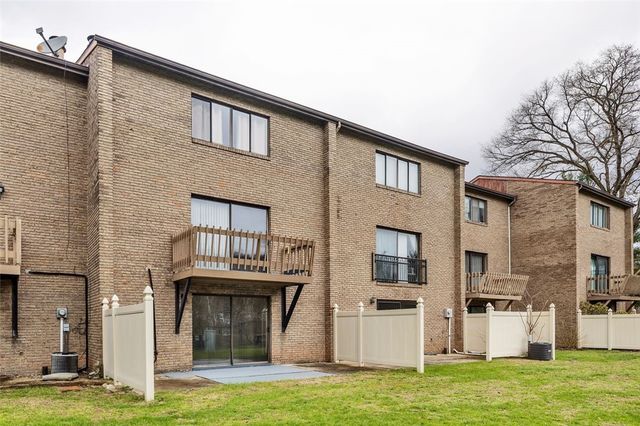 107 Georgetown Ln, Export, PA 15632