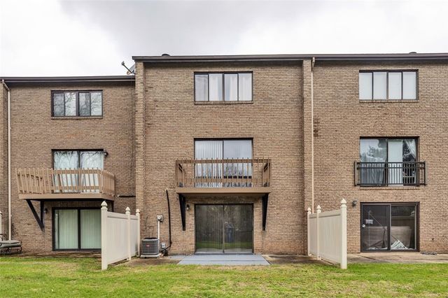 107 Georgetown Ln, Export, PA 15632