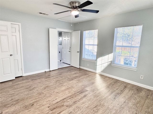 202 N Riverside Drive, Fort Worth, TX 76111