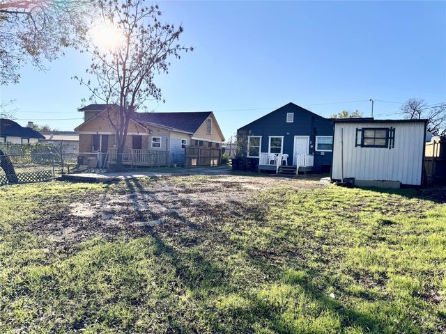 202 N Riverside Drive, Fort Worth, TX 76111