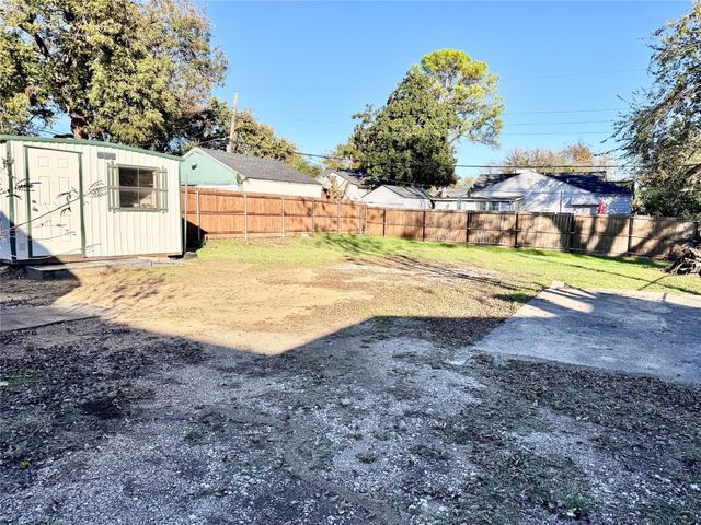 202 N Riverside Drive, Fort Worth, TX 76111