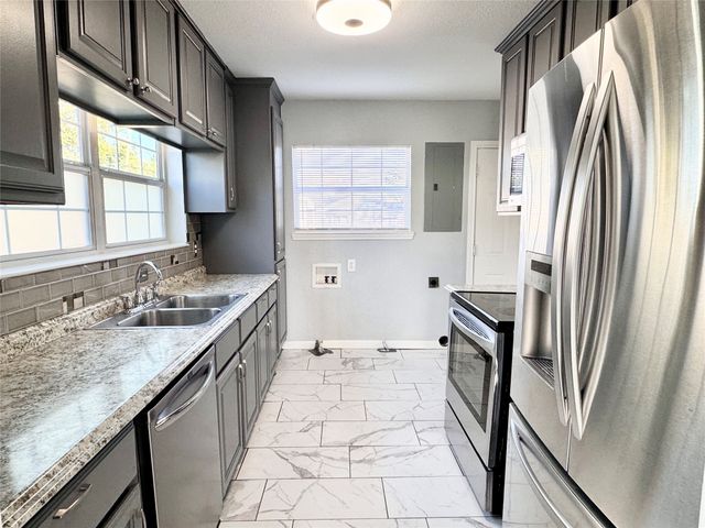 202 N Riverside Drive, Fort Worth, TX 76111