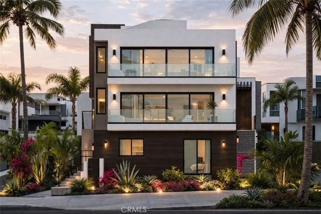 1101 S Pacific B, Oceanside, CA 92054
