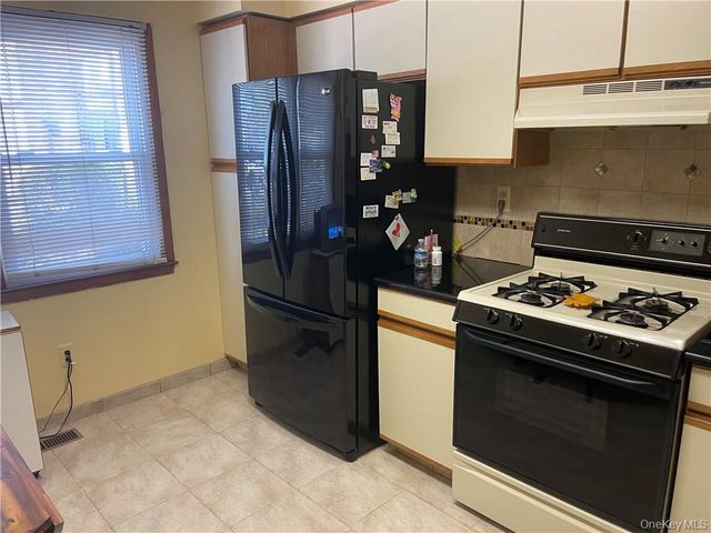 135 W Nyack Road 93, Nanuet, NY 10954