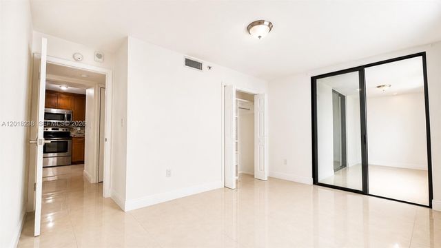 1621 Collins Ave 310, Miami Beach, FL 33139