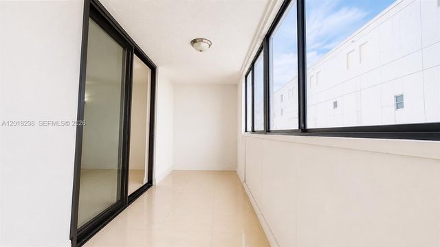 1621 Collins Ave 310, Miami Beach, FL 33139