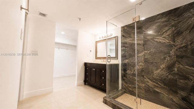 1621 Collins Ave 310, Miami Beach, FL 33139