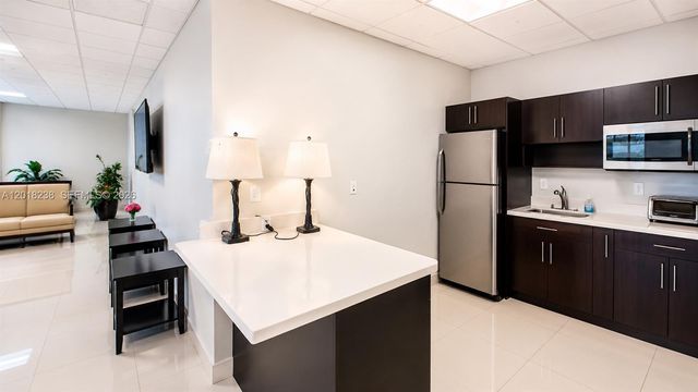 1621 Collins Ave 310, Miami Beach, FL 33139