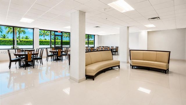 1621 Collins Ave 310, Miami Beach, FL 33139