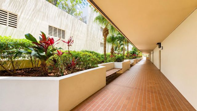 1621 Collins Ave 310, Miami Beach, FL 33139
