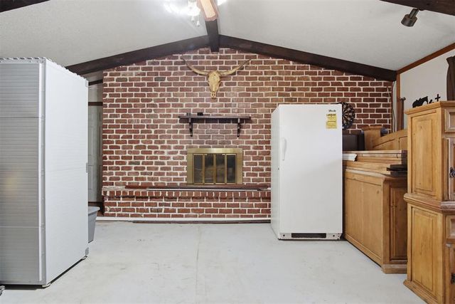 1452 Woodcrest Drive, Harrah, OK 73045
